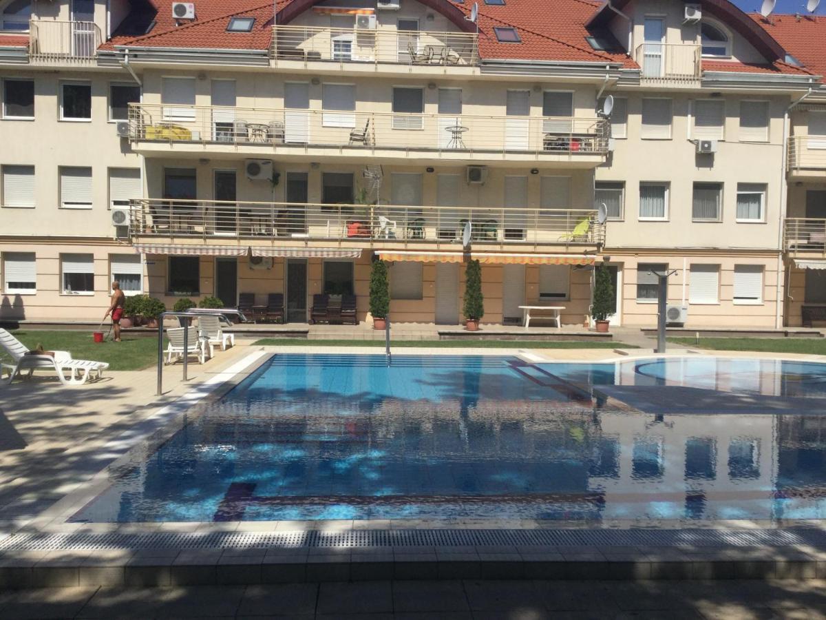 Sportapartman Hajduszoboszlo Bagian luar foto