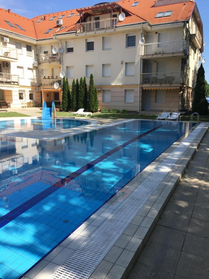 Sportapartman Hajduszoboszlo Bagian luar foto